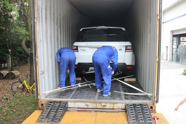 集装箱货运汽车 现代物流的“钢铁脊梁”